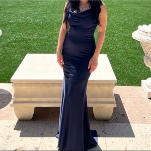 Beautiful navy blue gown.
